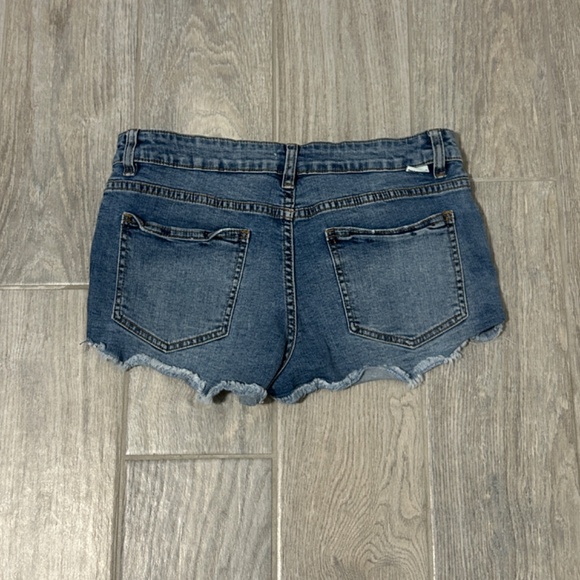 Women's Billabong Distressed Tie Short Jean Shorts - 26 - Picture 7 of 10